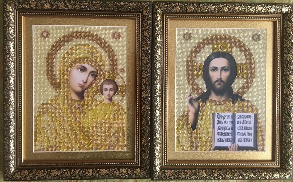 Вінчальні ікони в рамці. Вишиті чеським бісером.
