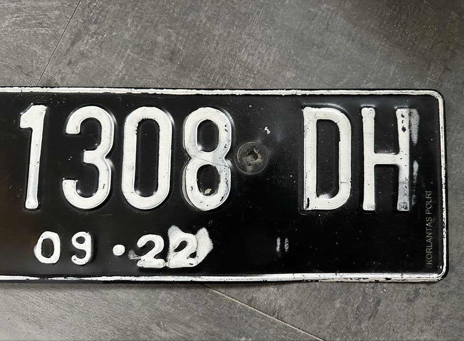 Oryginalna tablica rejestracyjna Indonezja Bali dla kolekcjonera auto