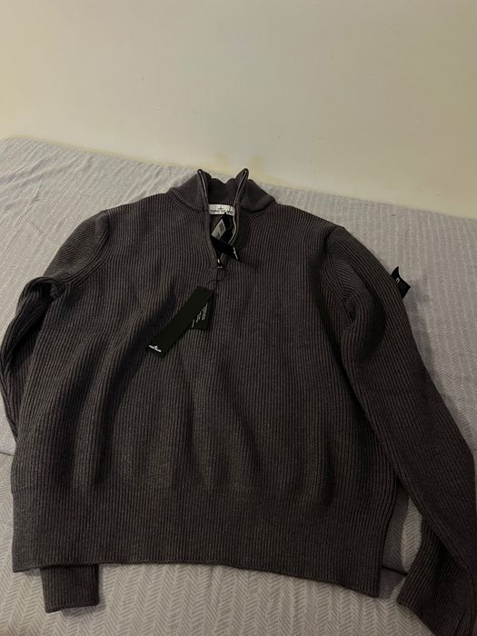 Оригінальний світер Stone Island, розмір M