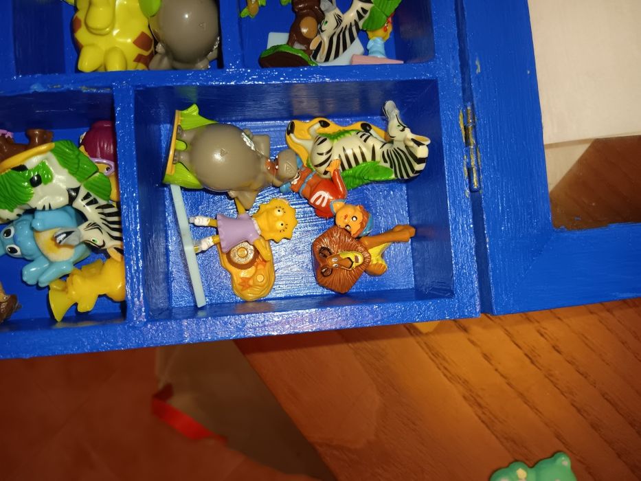 Várias figuras raras/bonecos