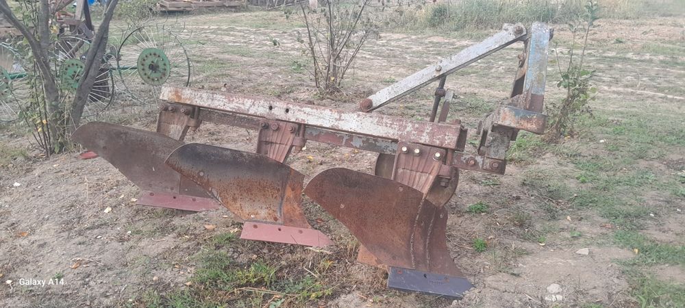 продам плуг плн 3-35 заводський