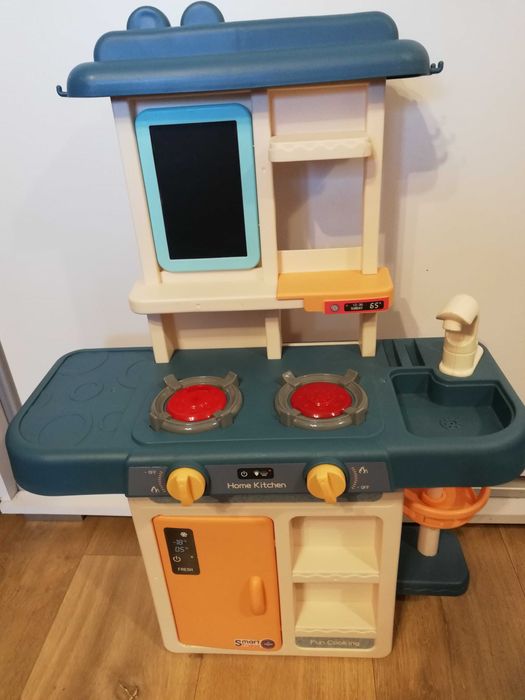 Plastikowa kuchenka z akcesoriami