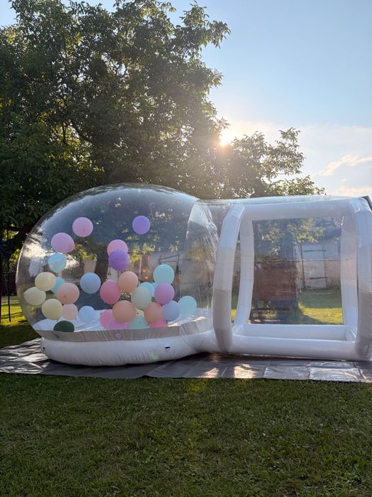 Magic Bubble House – Wyjątkowa Atrakcja na Twoją Imprezę. Kula domek z wirujacymi balonami z trampoliną
