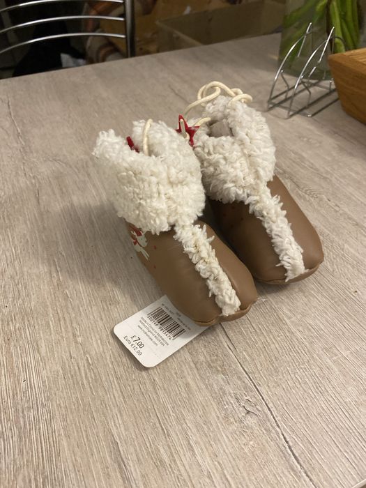 Дитячі пінетки, чоботи