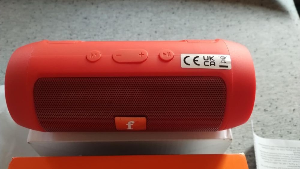 Bezprzewodowy głośnik kolor czerwony