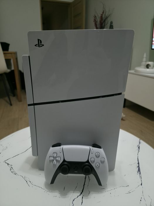 Ps5 slim digital 1TB + pad + chłodzenie + torba