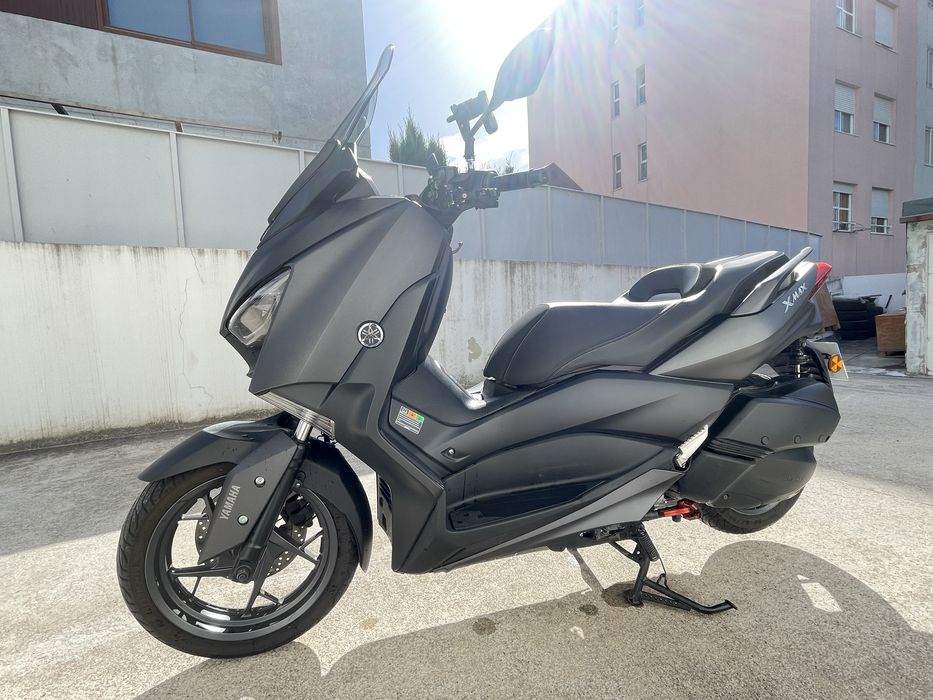 Yamaha X-MAX 300 (2023) - 15.000 km - Extras Premium (Bitubo)