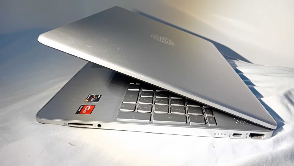 Portátil HP pouco uso preço negociável