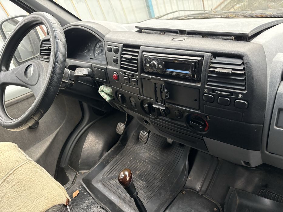 ГАЗ 2752 Соболь газ-бензин 2004