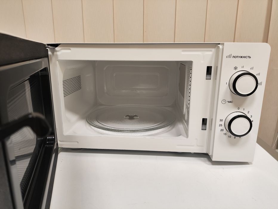 Мікрохвильова Grunhelm 20MX711-W