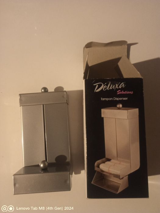 * Podajnik na tampony  *