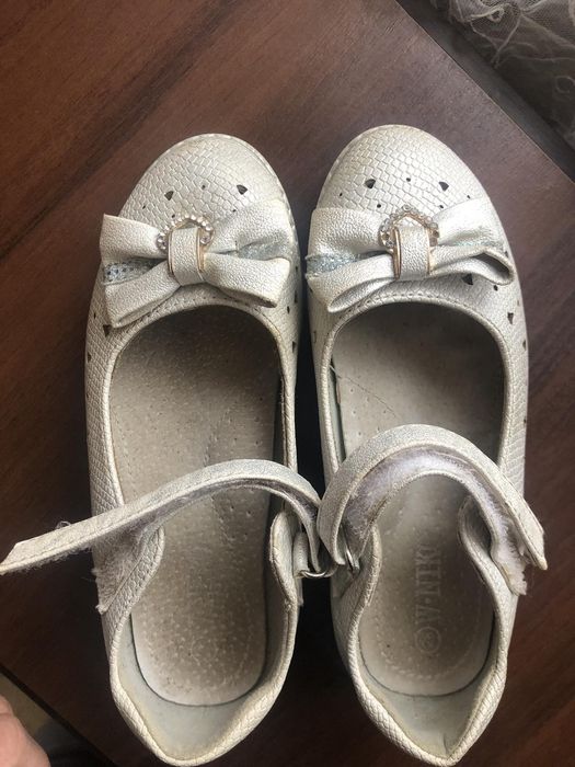 Туфлі для дівчинки