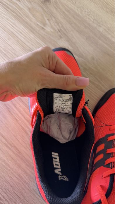Кросівки для бігу INOV8