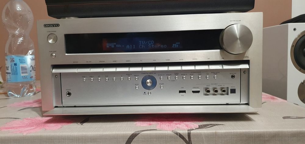 Onkyo  TX NR 818