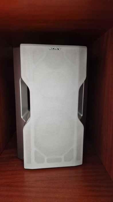 Televisão Samsung e colunas.