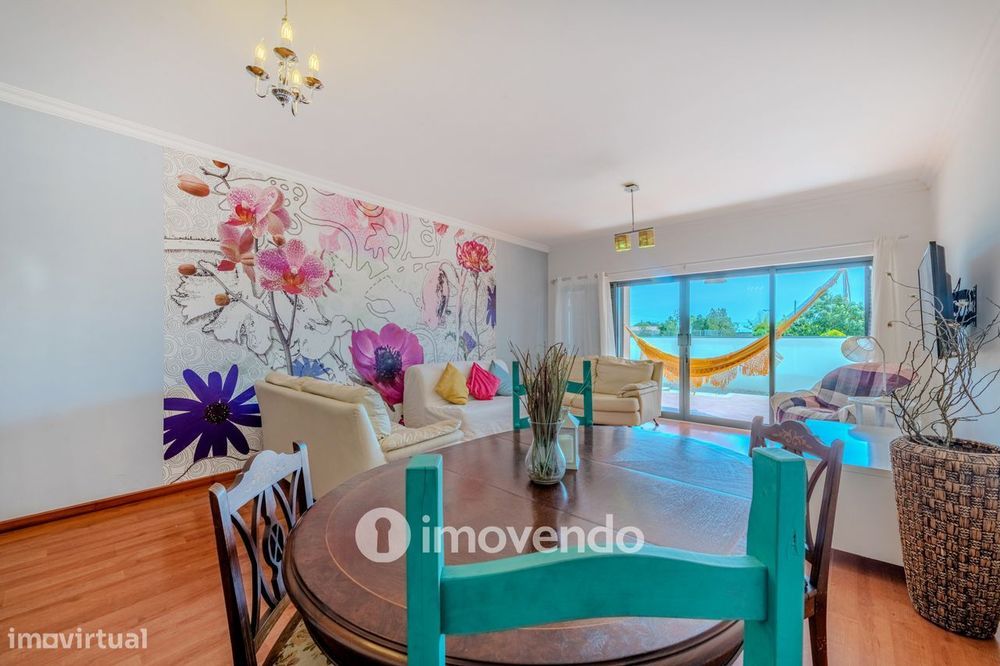Apartamento T4 em condomínio com piscina, em Quelfes, Olhão