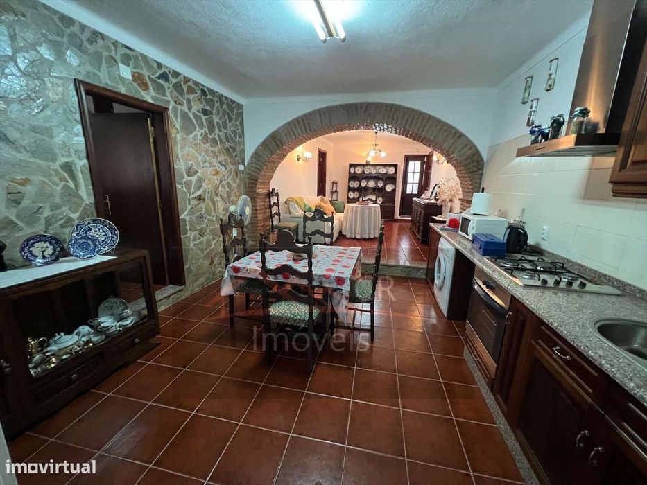 Duas Moradias com Entradas Independentes - Cabeço de Vide