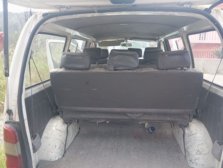Toyota HiAce 9 lugares