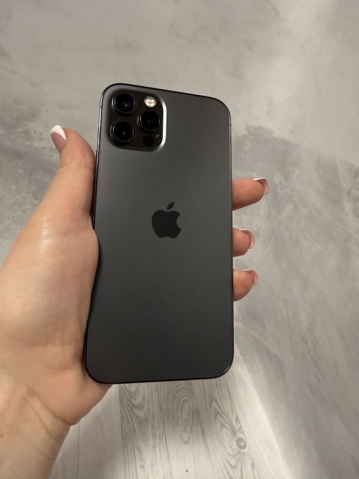 Продаю телефон 12 pro на 128 Gb.