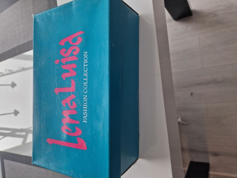 Buty okazjonalne na obcasie