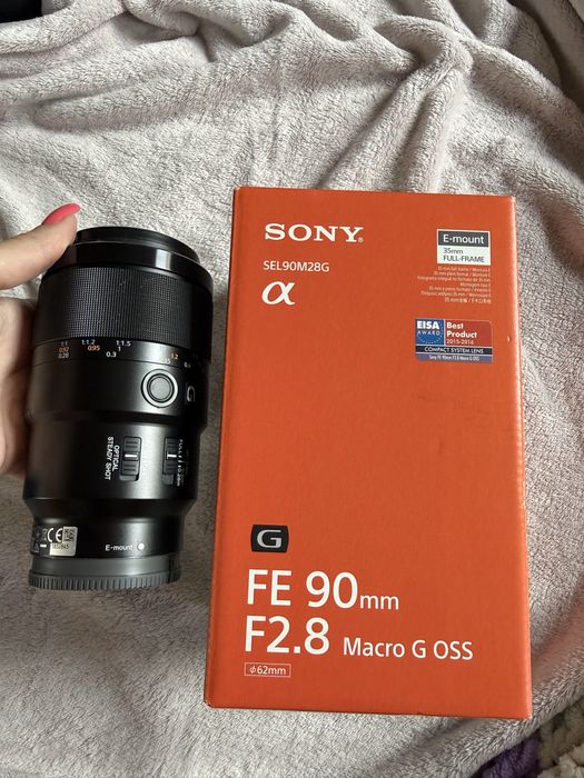 объектив Sony FE 90mm F2.8 Macro G OSS (SEL90M28G), состояние почти новое