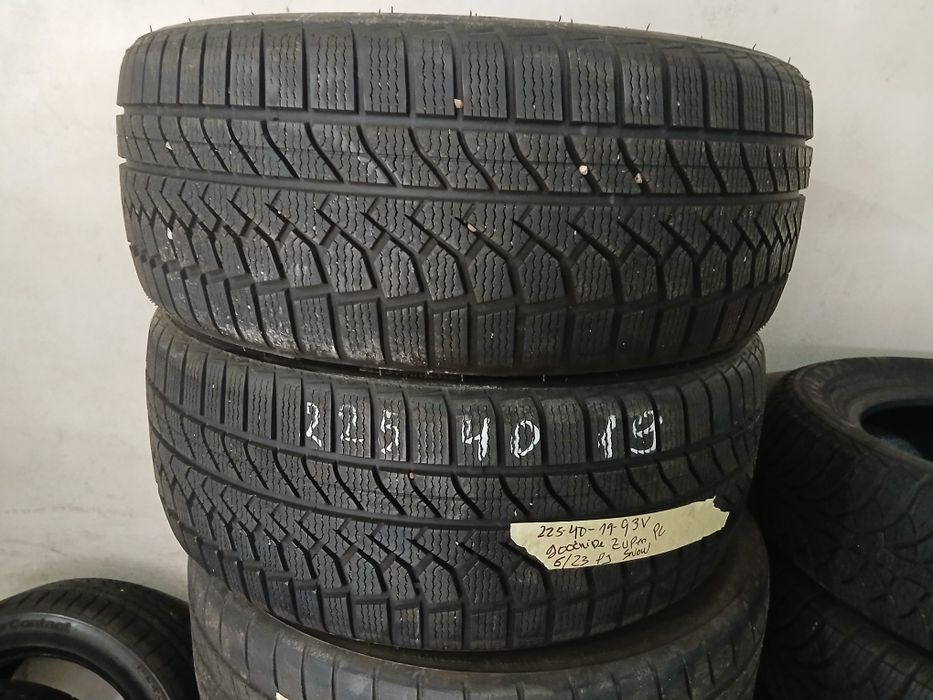 2 Pneus 225/40R19 seminovos