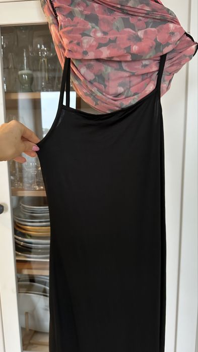 Sukienka maxi H&M z tiulu w czerwone kwiaty