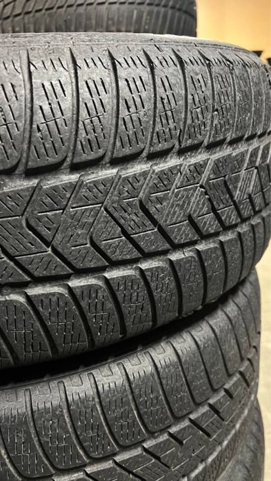 Комплект зимової гуми 255/50/19  Pirelli 2022 року