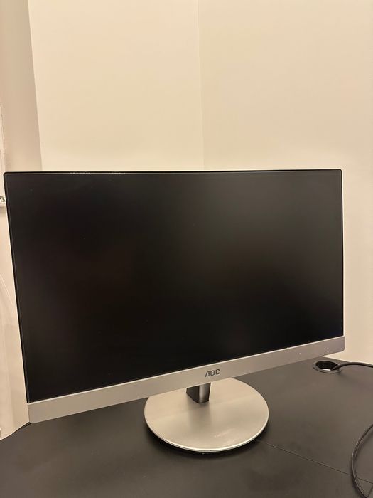 Monitor AOC 23"