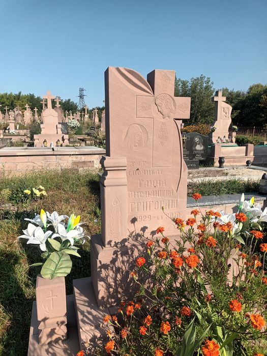 Виготовляємо і встановляюмо памятники