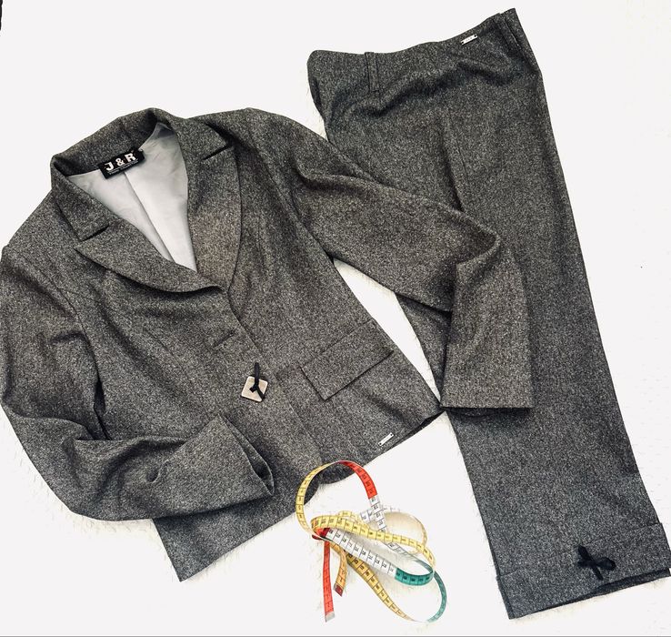 Spodnium garnitur kostium komplet popiel bukla