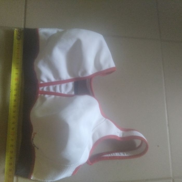 Triumph biustonosz sportowy Triaction rozmiar 75D