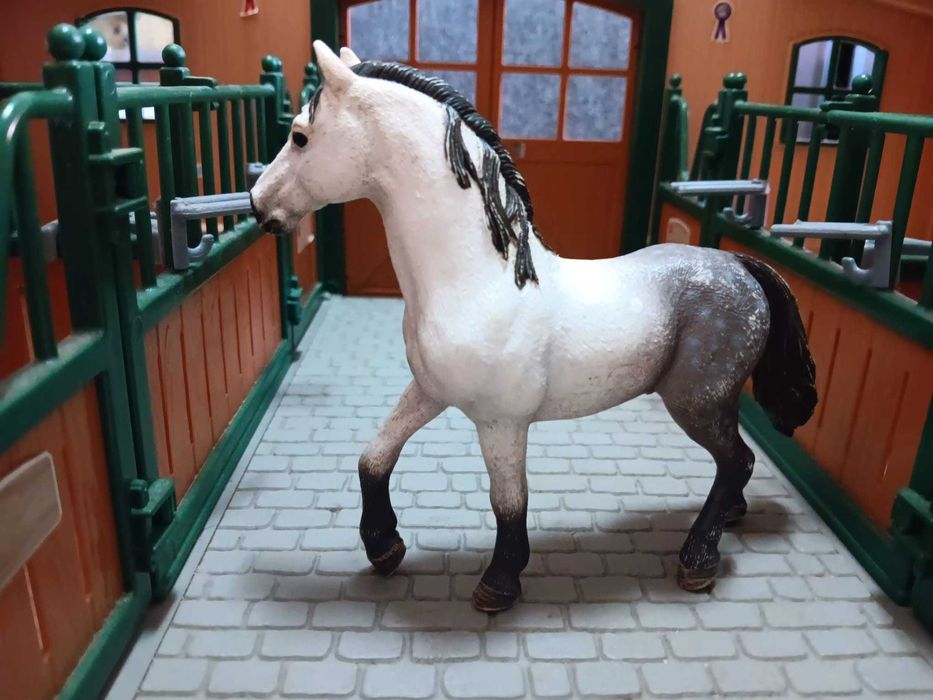 Schleich, brinquedos