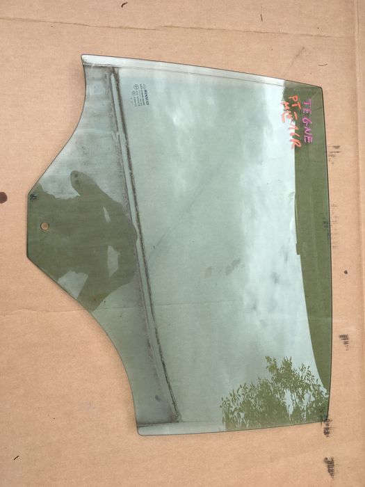 Szyba drzwi Renault Megane IV HB lewy tył