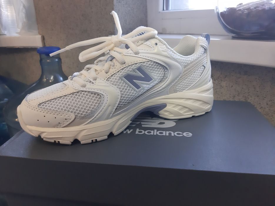 Продам нові кросівки New balance.(літні)р.37 по стєлькі 24см.Ціна 2800