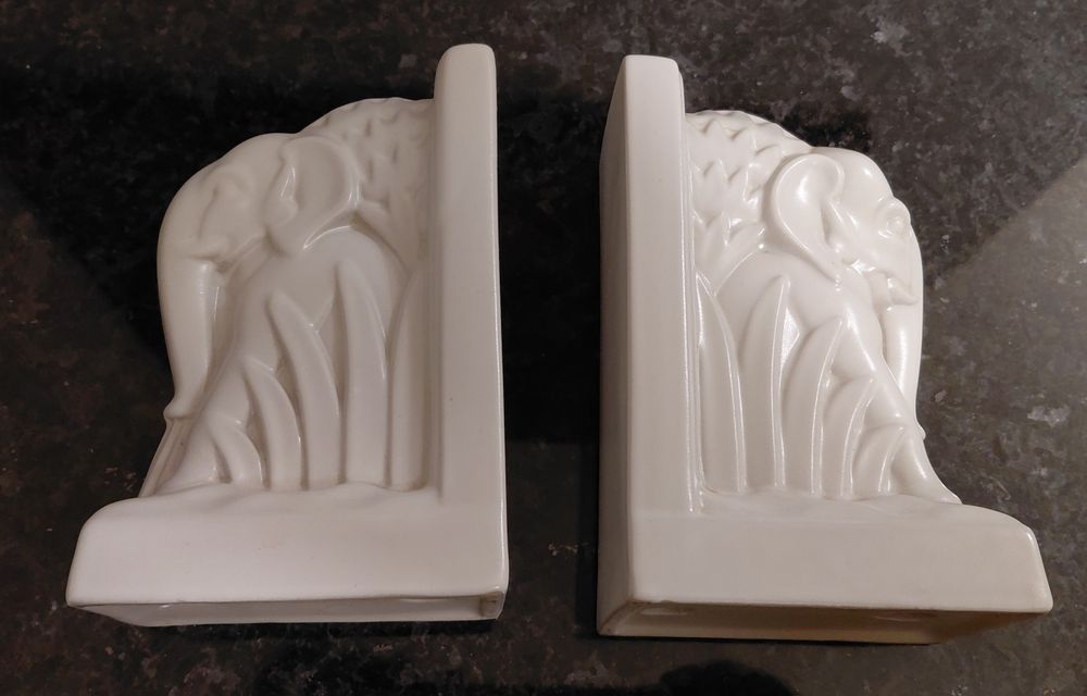 Serra-livros elefantes Sacavém não marcados