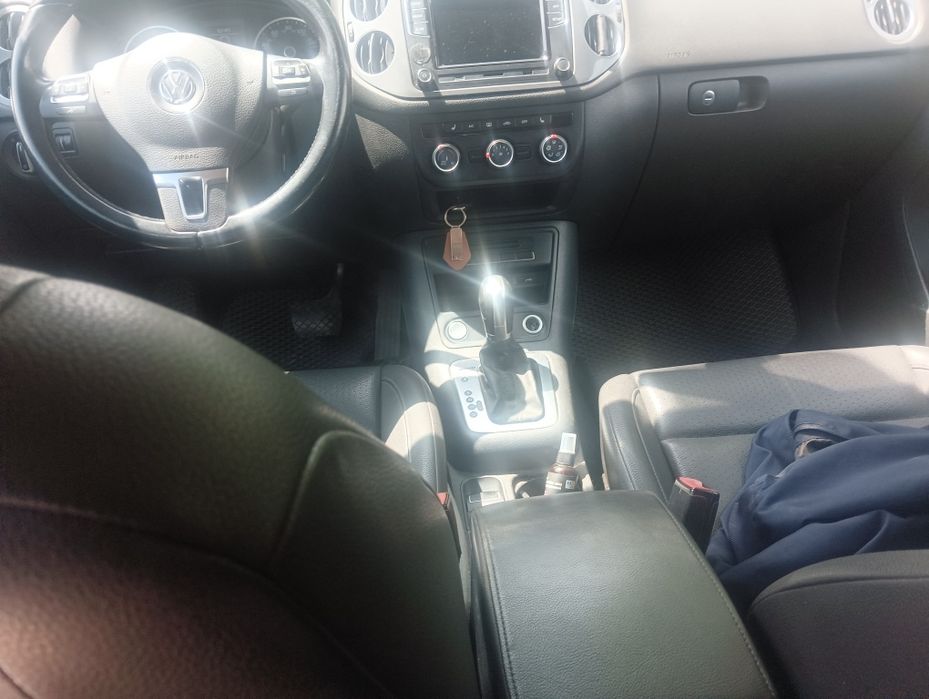 VOLKSWAGEN TIGUAN 2015 VIN WVGBV7AX7GW533609 фото оголошення 4 з 5