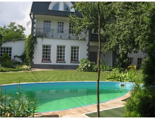 Дом 450 кв. До 35 человек. Сауна, беседка, теннис, генератор, бассейн.