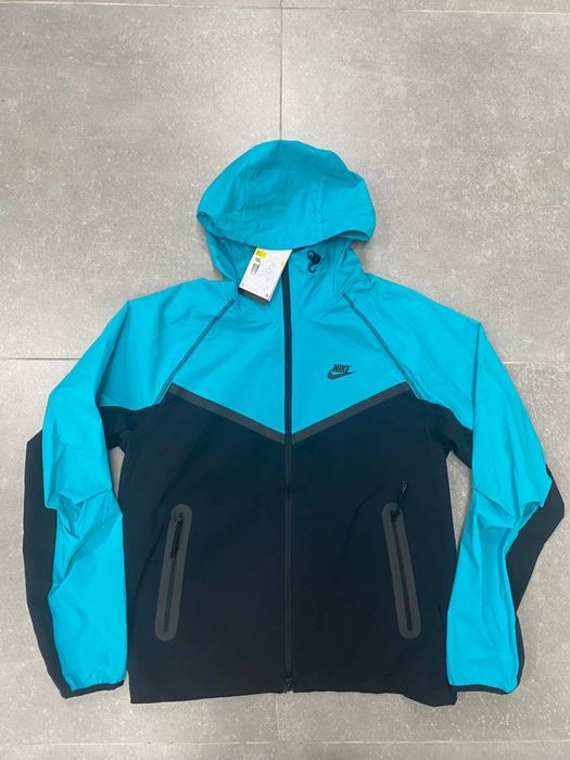 Оригінальна вітровка Nike Tech Woven Jacket  HM7151 в різних кольорах