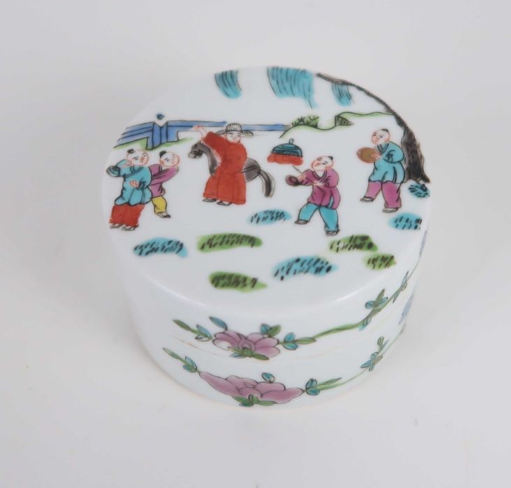 Caixa pequena porcelana da China - Figuras