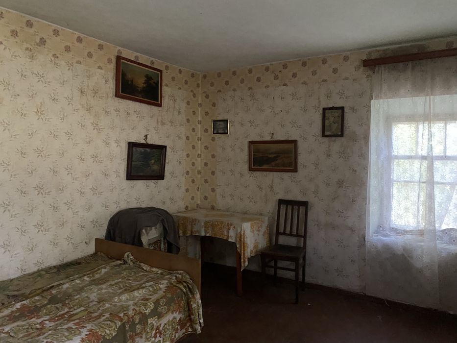 Будинок у Грушівці по центральній вулиці, можна під бізнес