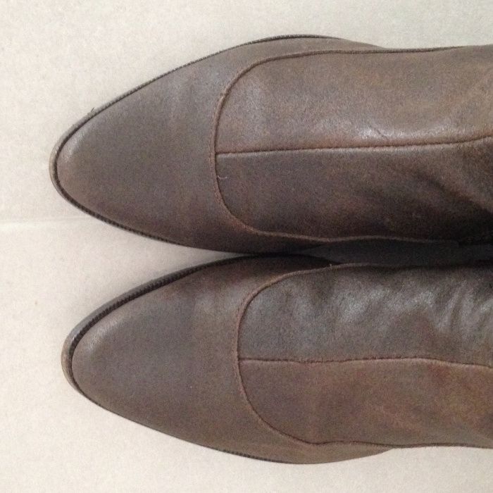 Botas em pele, em bom estado