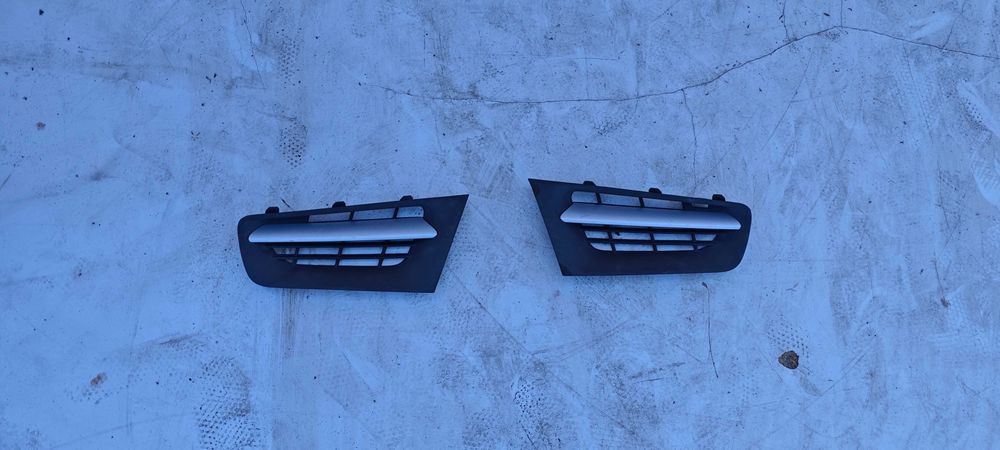 Atrapa chłodnicy (grill) renault Megane II FL 2006-2009r. cena za komplet