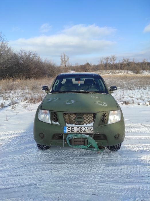 Продам нісан  навару в хорошому стані