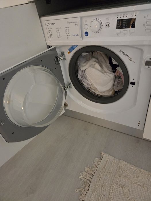 Maquina de lavar roupa INDESIT 8kg