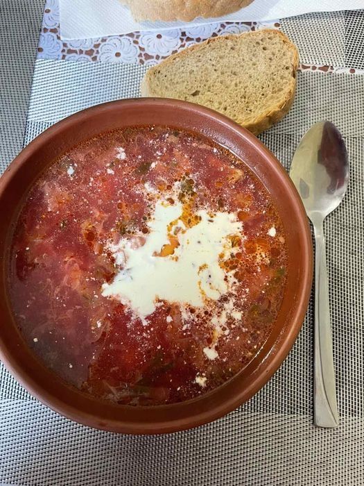 Відпочинок в мальовничому місці на березі річки у селі Ізки