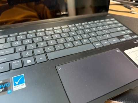 Laptop 2W1 Asus Zenbook Flip 13 Ux363E