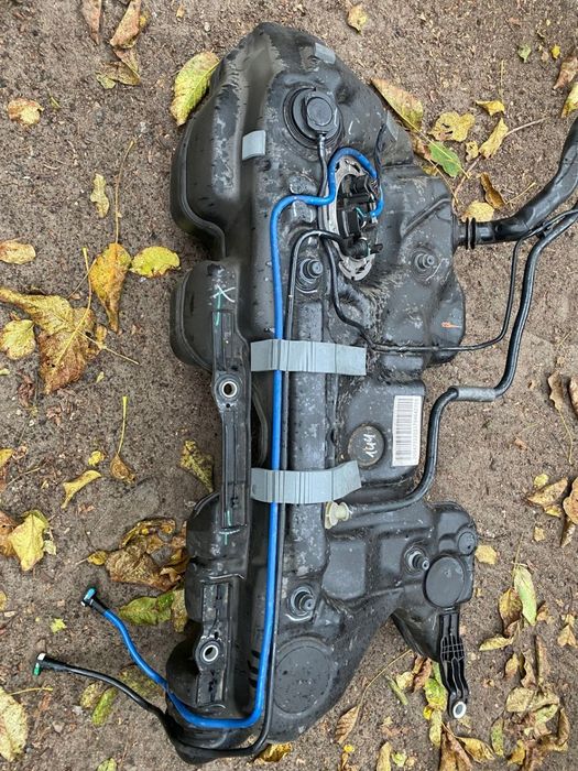 MERCEDES 205 kpl. zbiornik paliwa A 2054701201 hybryda 2,2 cdi