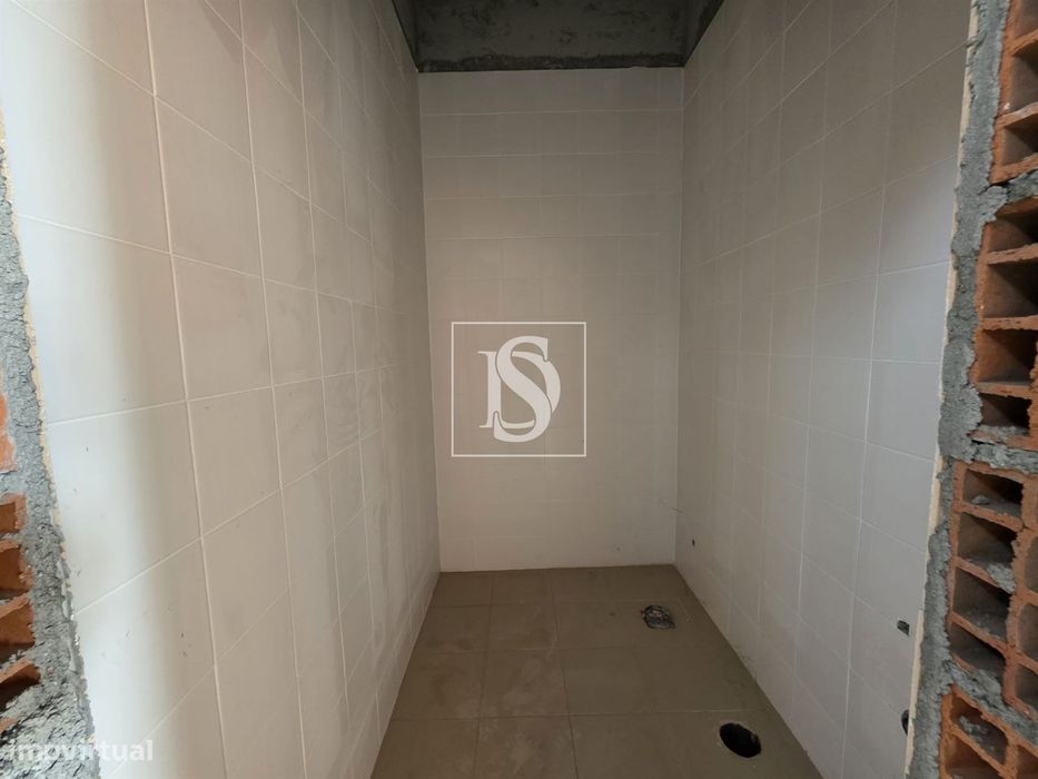 Espaço comercial com 205m2 em ValRio, Viseu