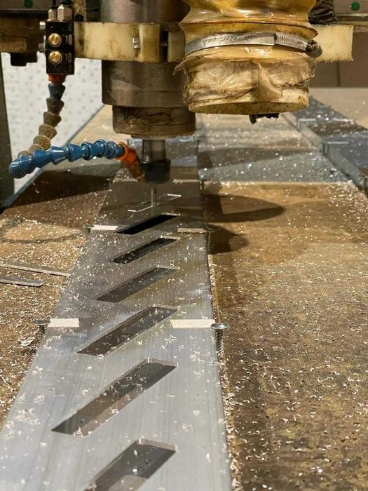 Фрезеровка на станках ЧПУ / ЧПК. Фрезерування алюміній фанера композит